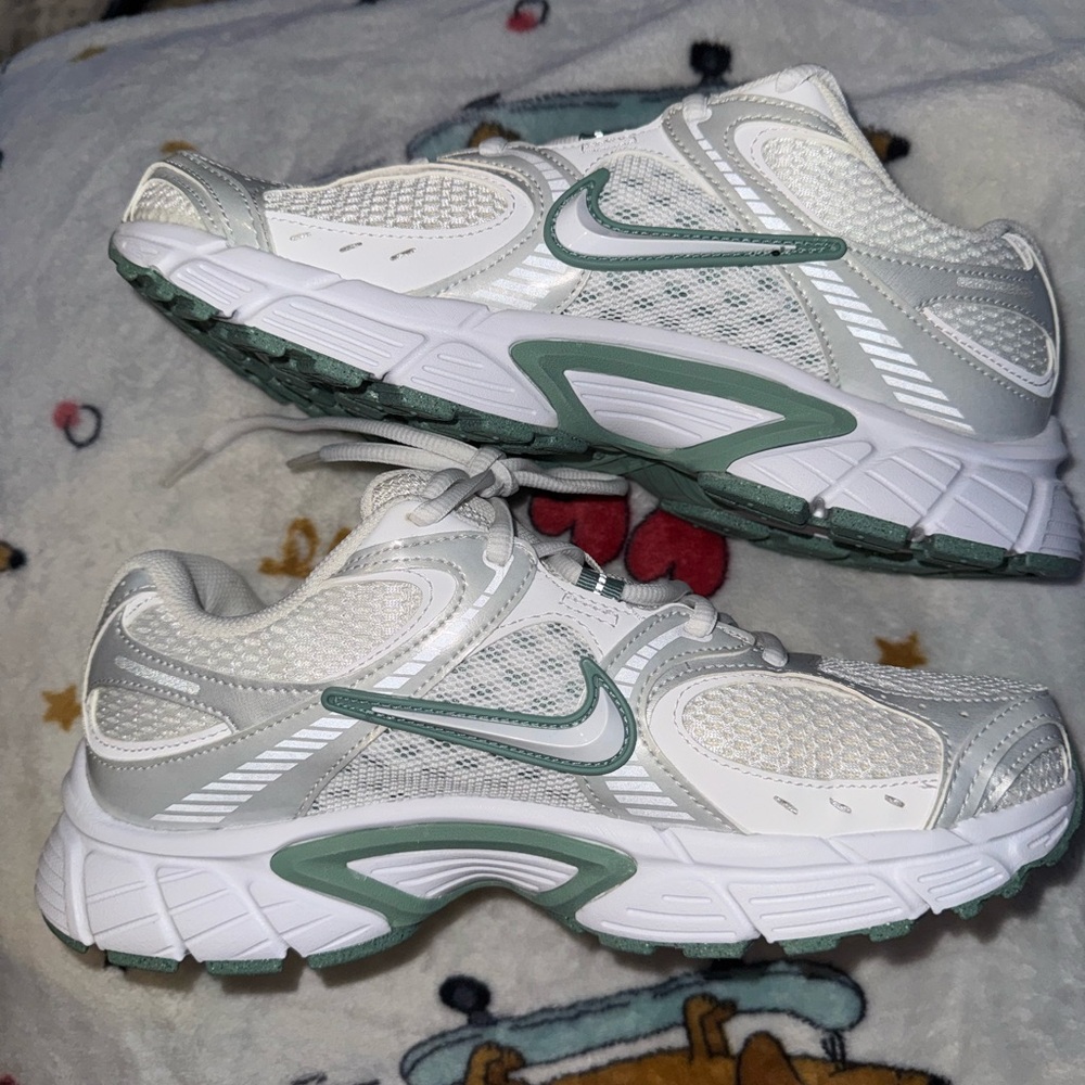 Nike White and Teal Sneakers